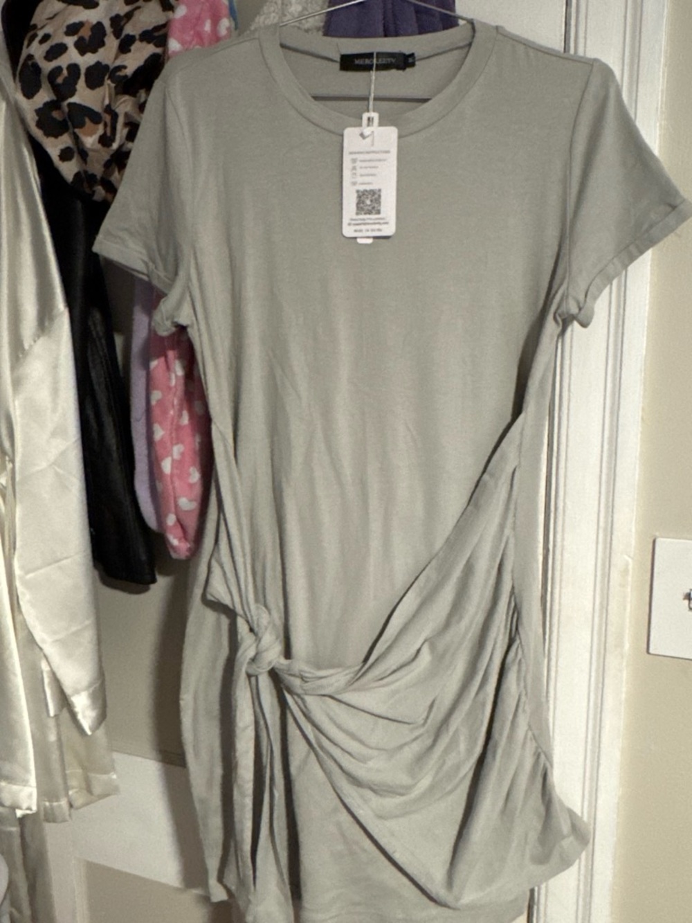 Nwts l Knot-Detaiil dress — Light green M